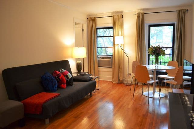 SPACIOUS 1 BED/ 1 BATH APARTMENT IN DOWNTOWN PALO ALTO — photo 1